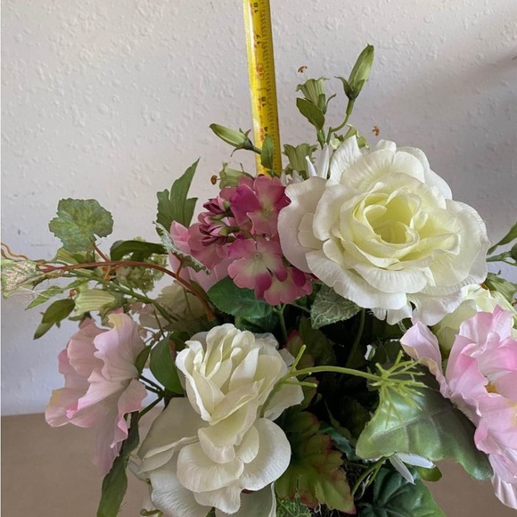 Artificial flowers Potted plant pot home decor roses faux flowers arrangement - Picture 6 of 6